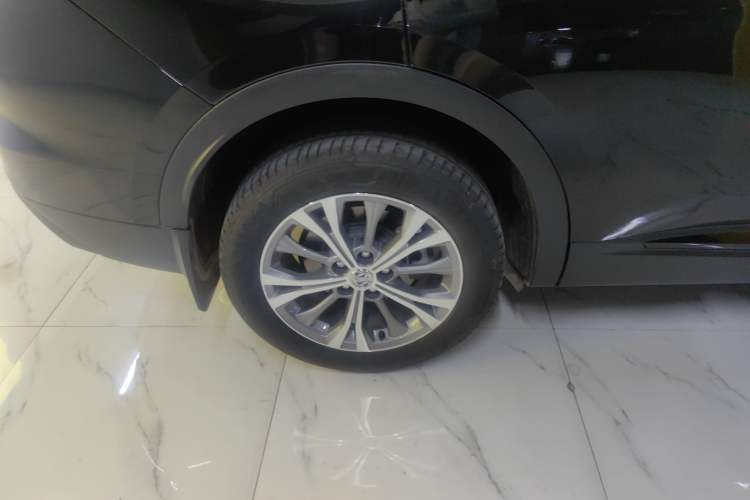 Used Buick Envision 2022 Encore Plus 652T Five-Seat Luxury Model Exterior 5