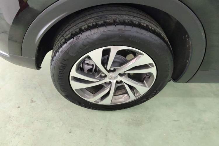 Used Buick Envision 2022 Encore S 652T Two-Wheel-Drive Luxury Model Exterior 5