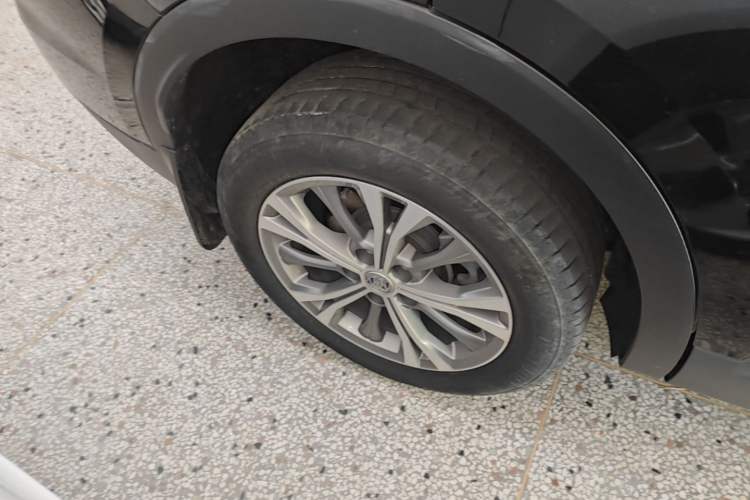 Used Buick Envision 2022 Encore Plus 652T Five-Seat Luxury Model Exterior 5