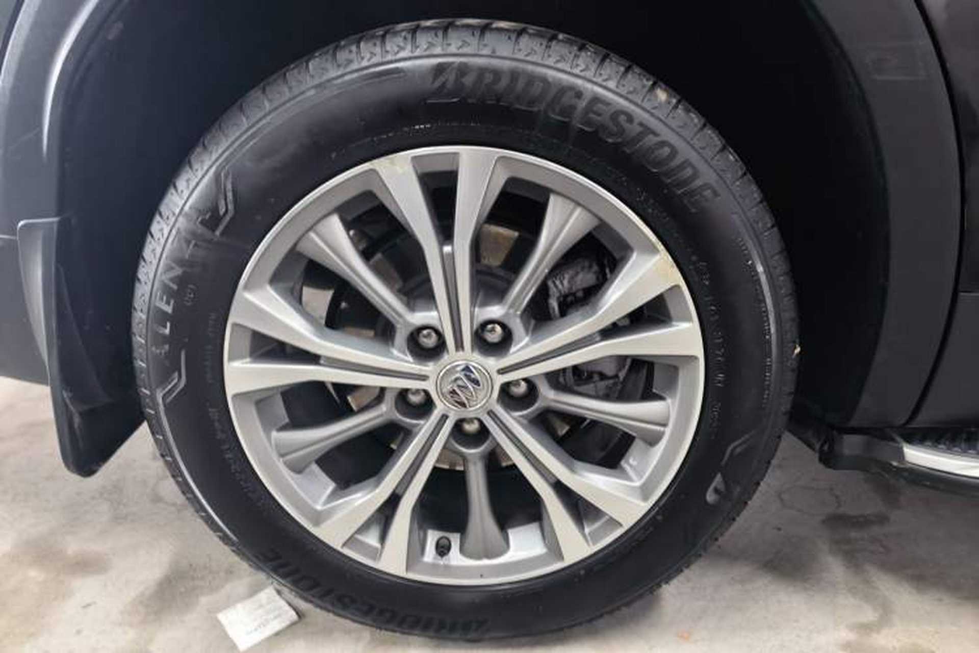 Used Buick Envision 2022 Encore Plus 652T Five-Seat Luxury Model Exterior 5