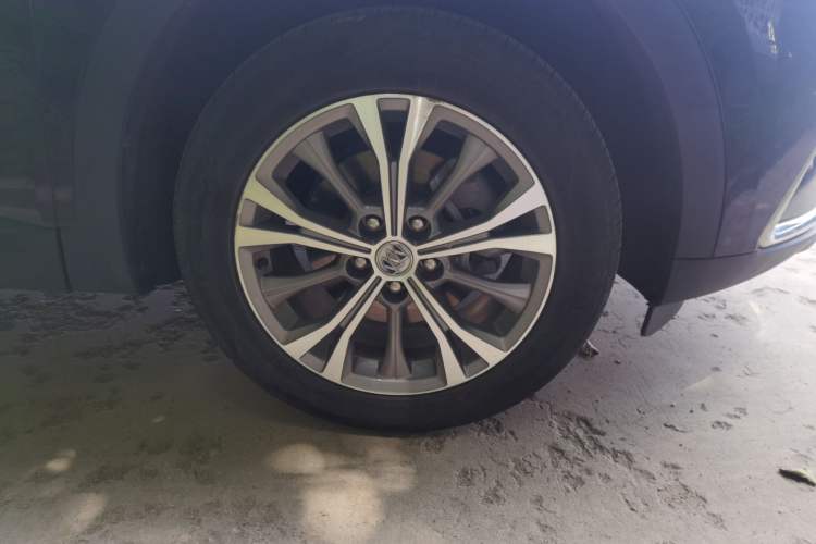 Used Buick Envision 2022 Encore Plus 652T Five-Seat Luxury Model Exterior 7
