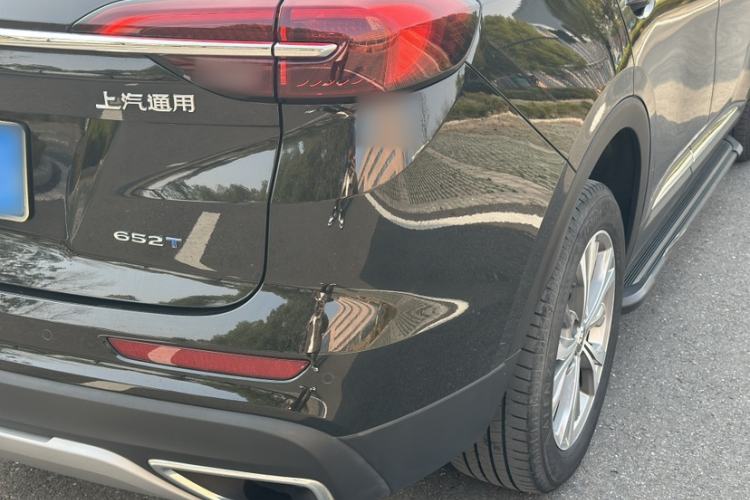 Used Buick Envision 2022 Encore Plus 652T Five-Seat Luxury Model Exterior 8