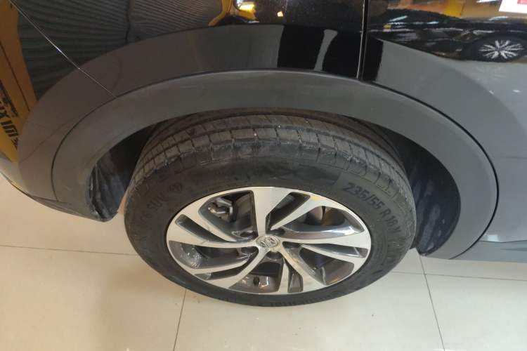 Used Buick Envision 2022 Facelift Encore S 552T Two-Wheel-Drive Luxury Model Exterior 8