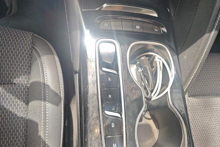 Used Buick Envision 2022 Encore S 552T Two-Wheel Drive Elite Model Gear Lever