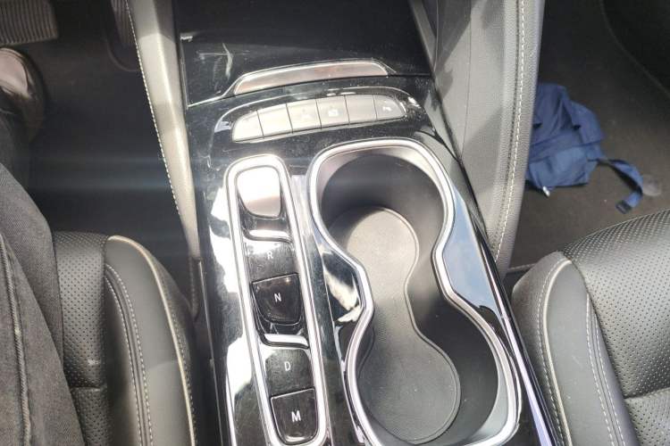 Used Buick Envision 2022 Facelift Encore S 552T Two-Wheel-Drive Luxury Model Gear Lever