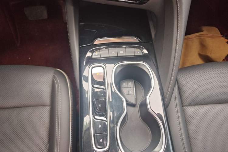 Used Buick Envision 2022 Encore Plus 652T Five-Seat Luxury Model Gear Lever