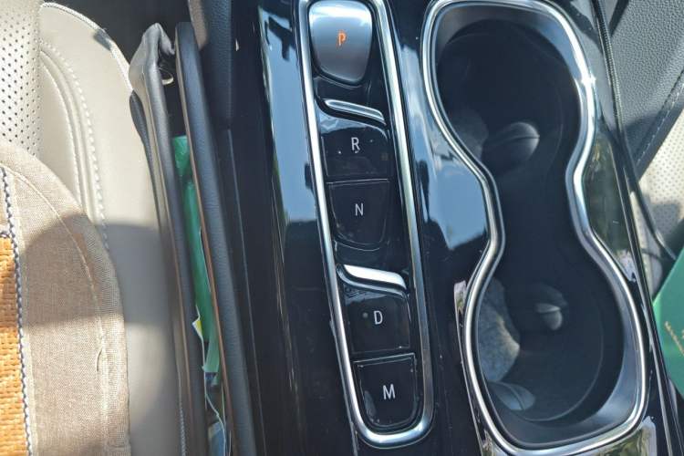 Used Buick Envision 2022 Encore Plus 652T Five-Seat Luxury Model Gear Lever