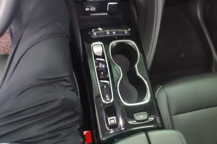 Used Buick Envision 2022 Facelift Encore S 652T Two-Wheel-Drive Luxury Model Gear Lever