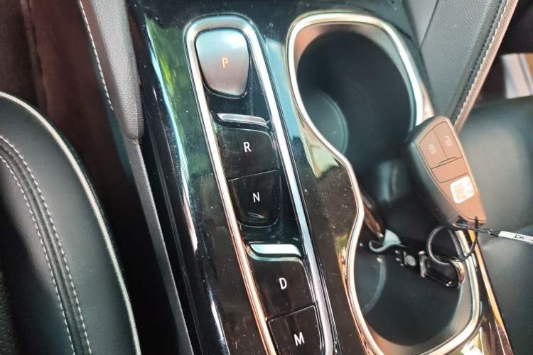 Used Buick Envision 2022 Facelift Encore S 552T Two-Wheel-Drive Luxury Model Gear Lever