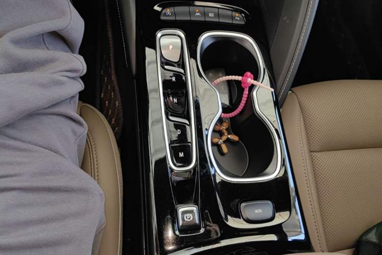 Used Buick Envision 2022 Encore Plus 652T Five-Seat Luxury Model Gear Lever