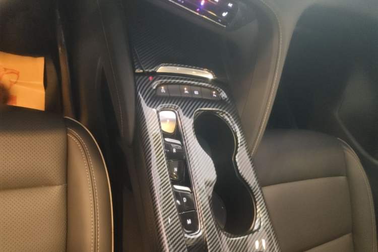 Used Buick Envision 2022 Facelift Encore S 552T Two-Wheel-Drive Luxury Model Gear Lever