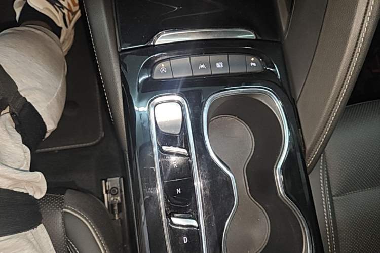Used Buick Envision 2022 Facelift Encore S 552T Two-Wheel-Drive Luxury Model Gear Lever