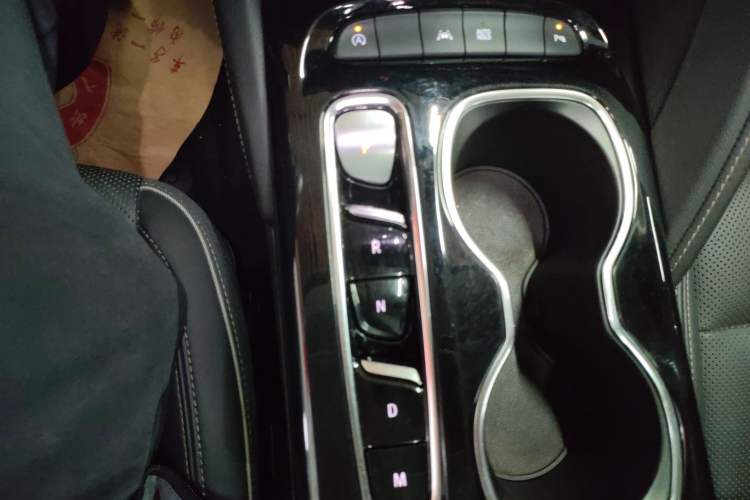 Used Buick Envision 2022 Encore Plus 652T Five-Seat Luxury Model Gear Lever