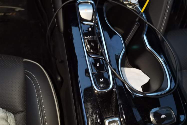 Used Buick Envision 2022 Encore Plus 652T Five-Seat Luxury Model Gear Lever