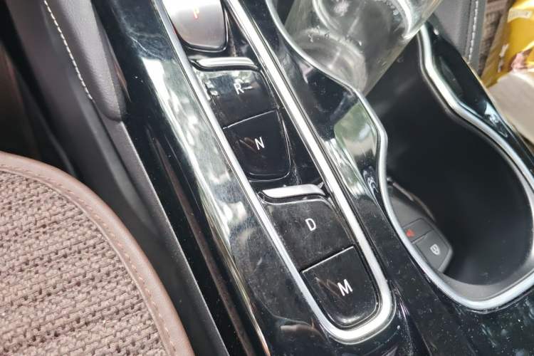 Used Buick Envision 2022 Encore S 552T Two-Wheel-Drive Luxury Model Gear Lever