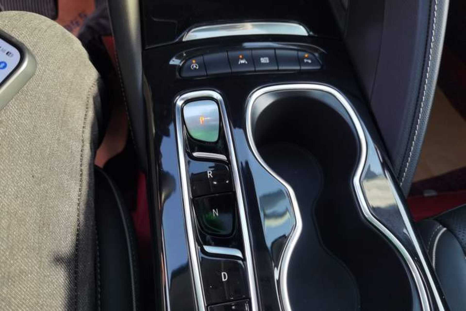 Used Buick Envision 2022 Facelift Encore S 652T Two-Wheel-Drive Luxury Model Gear Lever