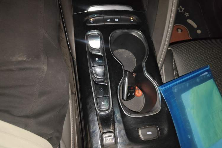 Used Buick Envision 2022 Encore S 552T Two-Wheel-Drive Luxury Model Gear Lever