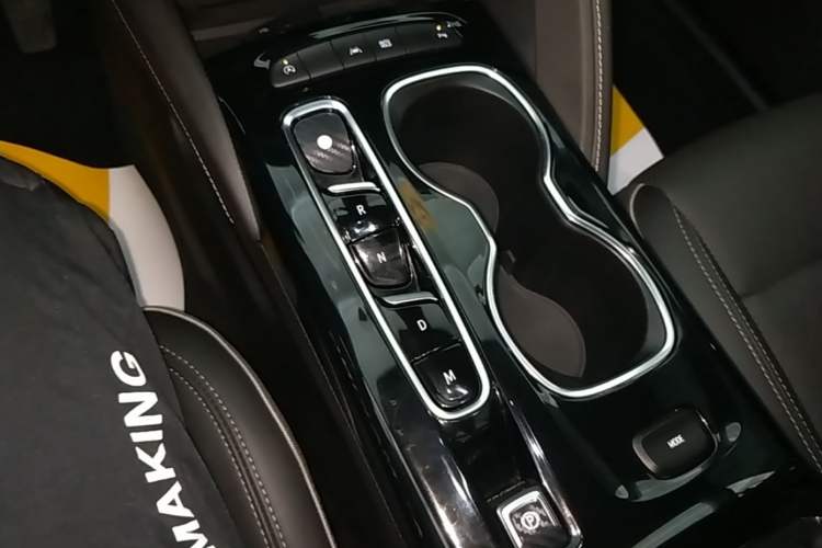Used Buick Envision 2022 Encore Plus 552T Five-Seat Luxury Model Gear Lever