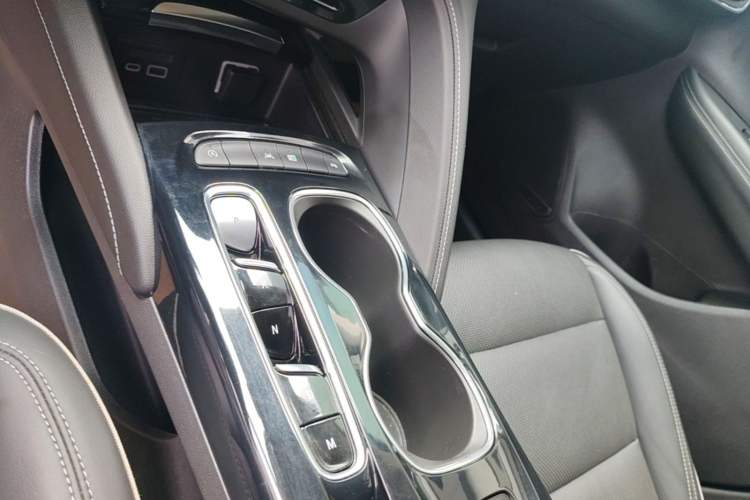 Used Buick Envision 2022 Facelift Encore Plus 552T Five-Seat Luxury Model Gear Lever