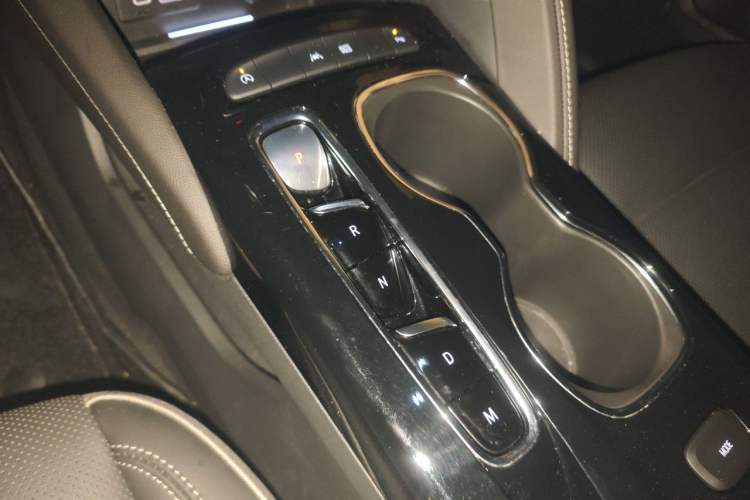Used Buick Envision 2022 Facelift Encore S 552T Two-Wheel-Drive Luxury Model Gear Lever
