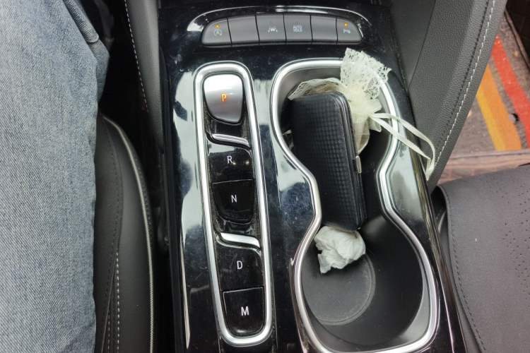 Used Buick Envision 2022 Encore Plus 652T Five-Seat Luxury Model Gear Lever