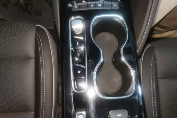 Used Buick Envision 2022 Facelift Encore S 552T Two-Wheel-Drive Luxury Model Gear Lever