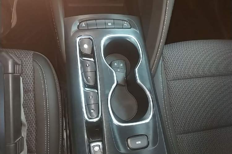 Used Buick Envision 2022 Encore S 652T Two-Wheel Drive Elite Model Gear Lever
