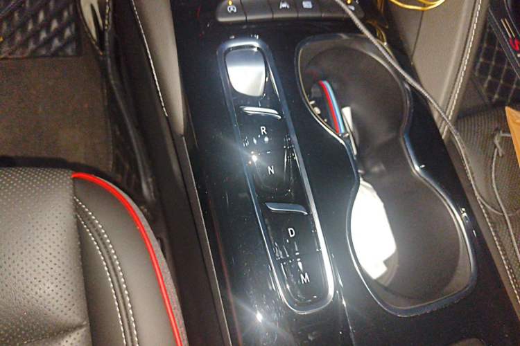 Used Buick Envision 2022 Encore S GS Two-Wheel Drive Smart & Sporty Model Gear Lever