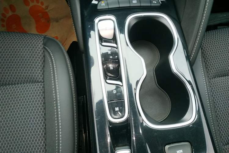 Used Buick Envision 2022 Facelift Encore S 552T Two-Wheel Drive Elite Model Gear Lever
