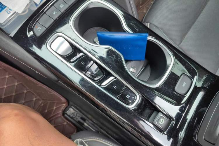 Used Buick Envision 2022 Encore Plus 652T Five-Seat Luxury Model Gear Lever