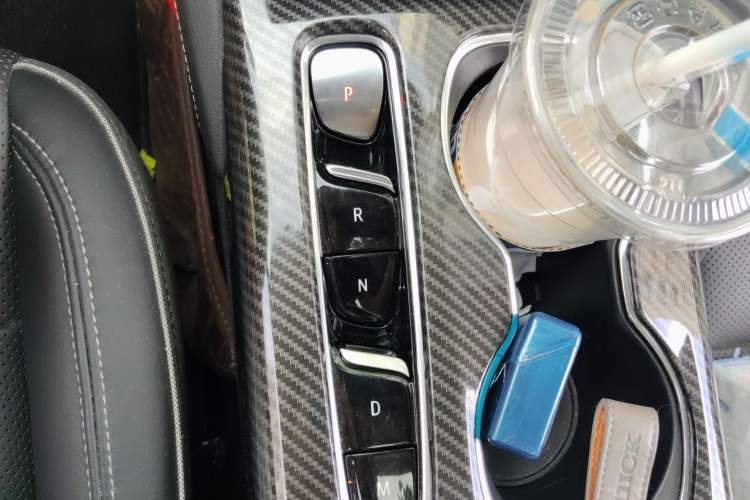 Used Buick Envision 2022 Encore Plus 652T Five-Seat Luxury Model Gear Lever