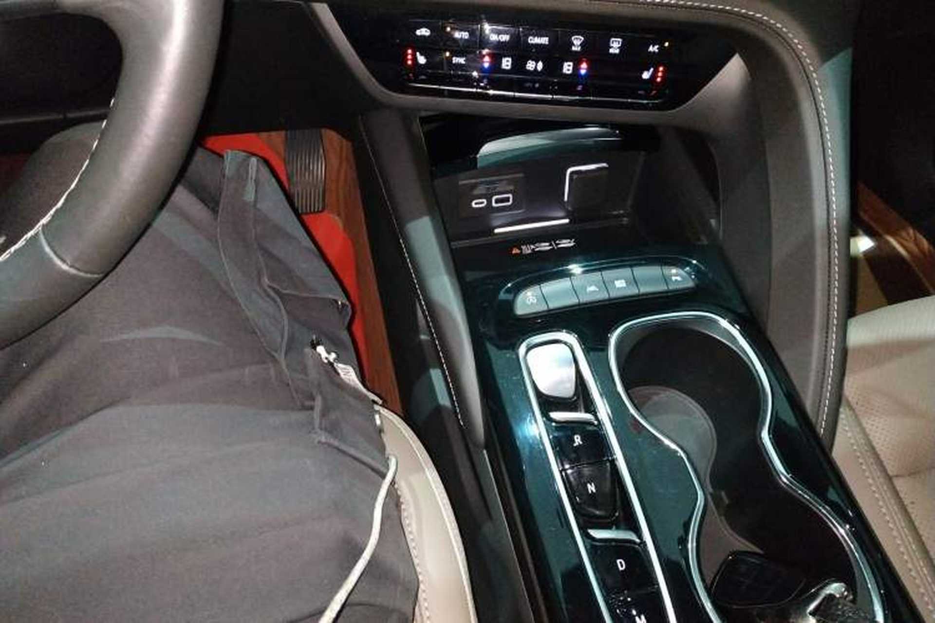 Used Buick Envision 2022 Encore Plus 652T Five-Seat Luxury Model Gear Lever