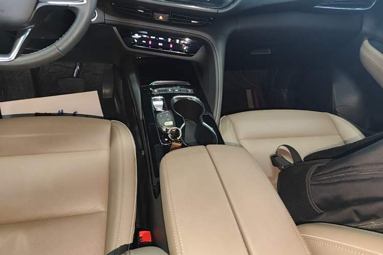 Used Buick Envision 2022 Encore Plus 652T Five-Seat Luxury Model Gear Lever