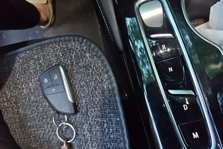 Used Buick Envision 2022 Encore S 552T Two-Wheel-Drive Luxury Model Gear Lever