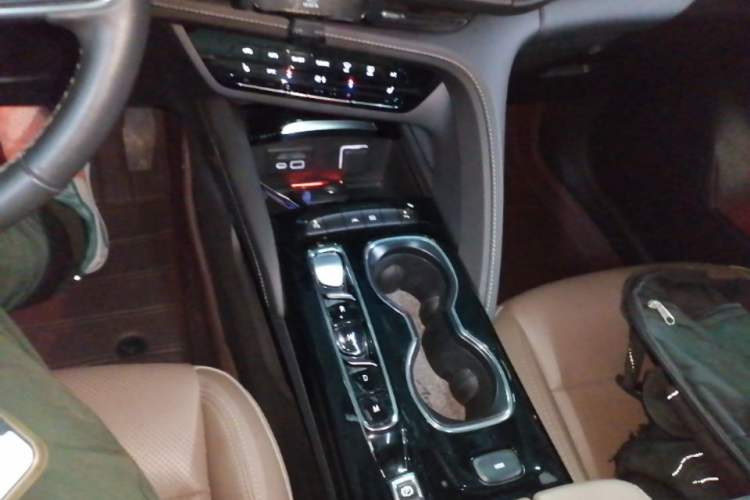 Used Buick Envision 2022 Encore Plus 652T Five-Seat Luxury Model Gear Lever