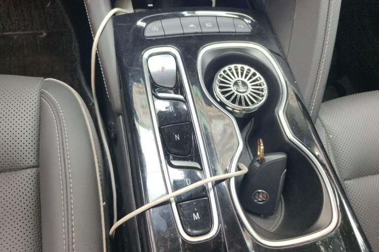 Used Buick Envision 2022 Encore Plus 652T Five-Seat Luxury Model Gear Lever