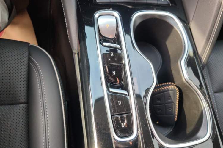 Used Buick Envision 2022 Encore Plus 652T Five-Seat Luxury Model Gear Lever