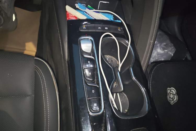 Used Buick Envision 2022 Encore Plus 652T Five-Seat Luxury Model Gear Lever
