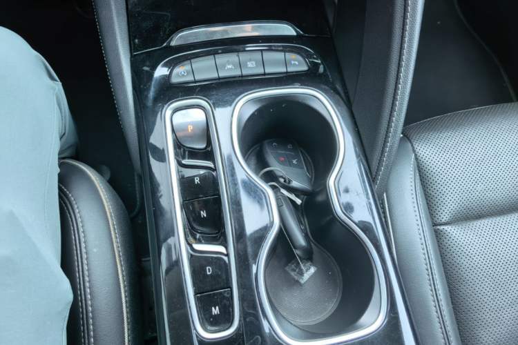 Used Buick Envision 2022 Encore Plus 652T Five-Seat Luxury Model Gear Lever