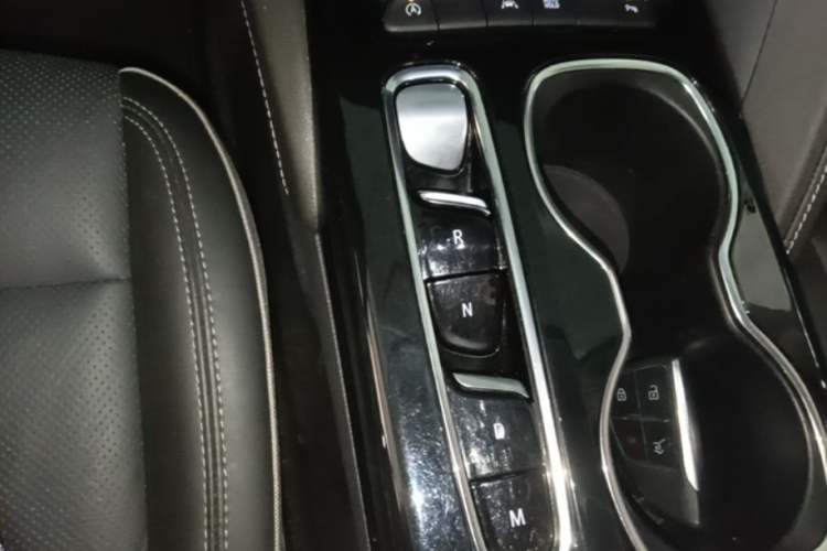 Used Buick Envision 2022 Encore Plus 652T Five-Seat Luxury Model Gear Lever