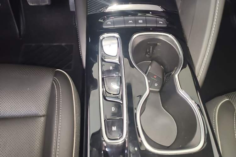Used Buick Envision 2022 Facelift Encore S 552T Two-Wheel-Drive Luxury Model Gear Lever