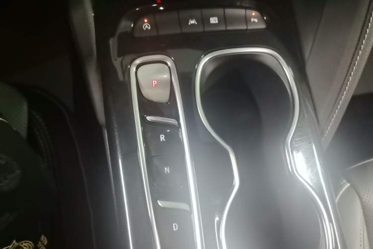 Used Buick Envision 2022 Encore S 552T Two-Wheel-Drive Luxury Model Gear Lever