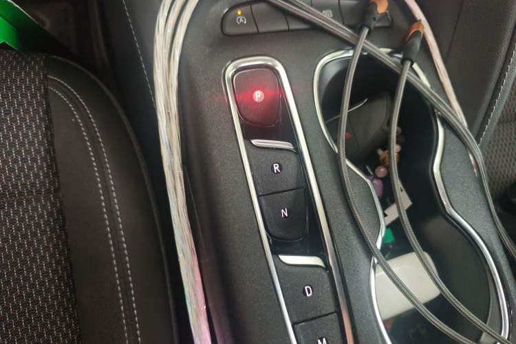 Used Buick Envision 2022 Encore S 552T Two-Wheel Drive Elite Model Gear Lever