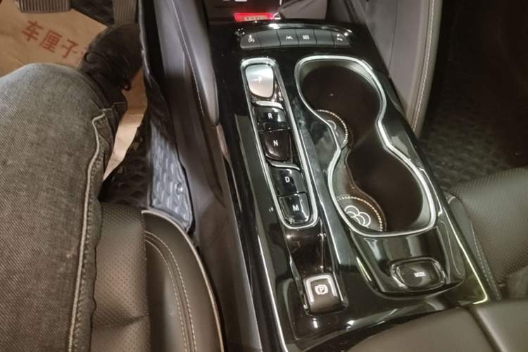 Used Buick Envision 2022 Facelift Encore S 552T Two-Wheel-Drive Luxury Model Gear Lever