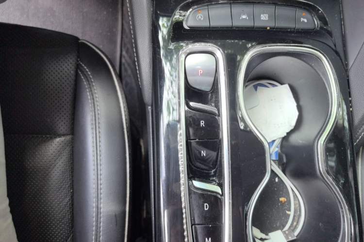 Used Buick Envision 2022 Encore Plus 652T Five-Seat Luxury Model Gear Lever