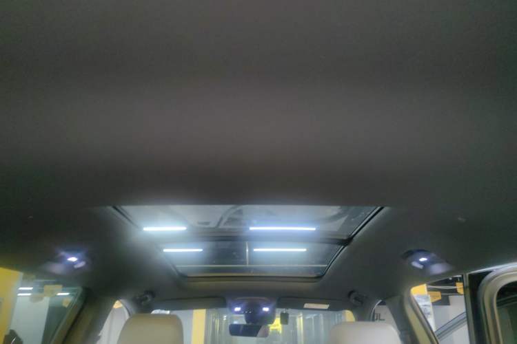 Used Buick Envision 2022 Encore Plus 652T Five-Seat Luxury Model Headliner
