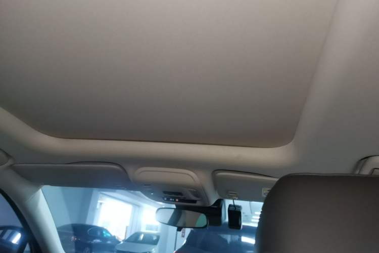 Used Buick Envision 2022 Facelift Encore S 552T Two-Wheel-Drive Luxury Model Headliner