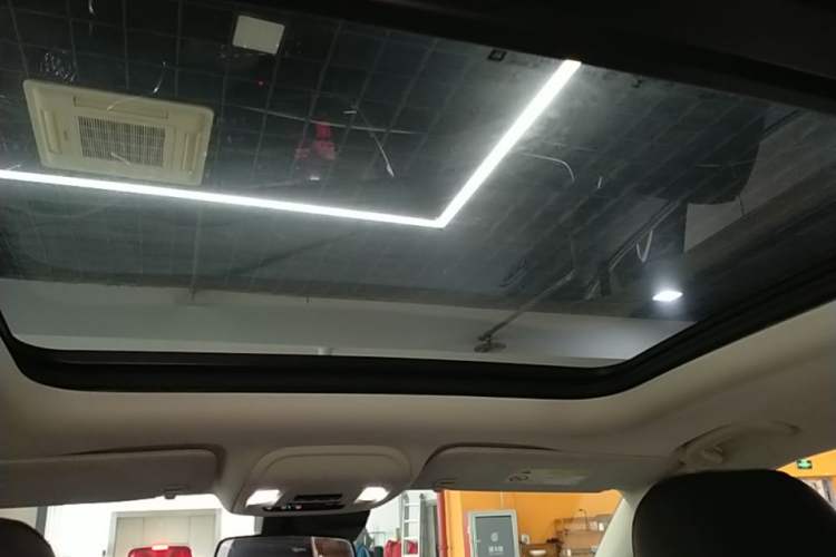 Used Buick Envision 2022 Facelift Encore S 652T Two-Wheel-Drive Luxury Model Headliner
