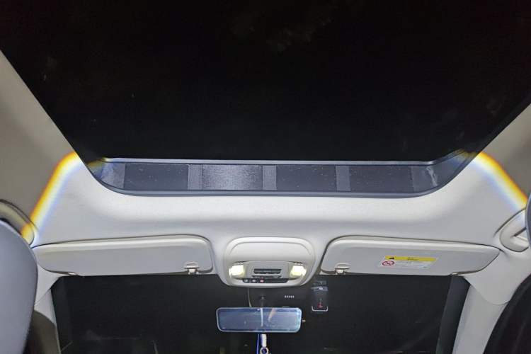 Used Buick Envision 2022 Encore Plus 652T Five-Seat Luxury Model Headliner