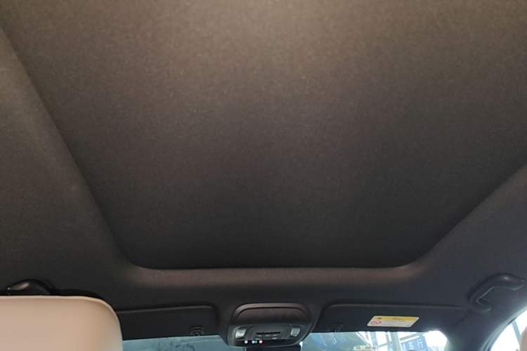 Used Buick Envision 2022 Encore Plus 652T Five-Seat Luxury Model Headliner